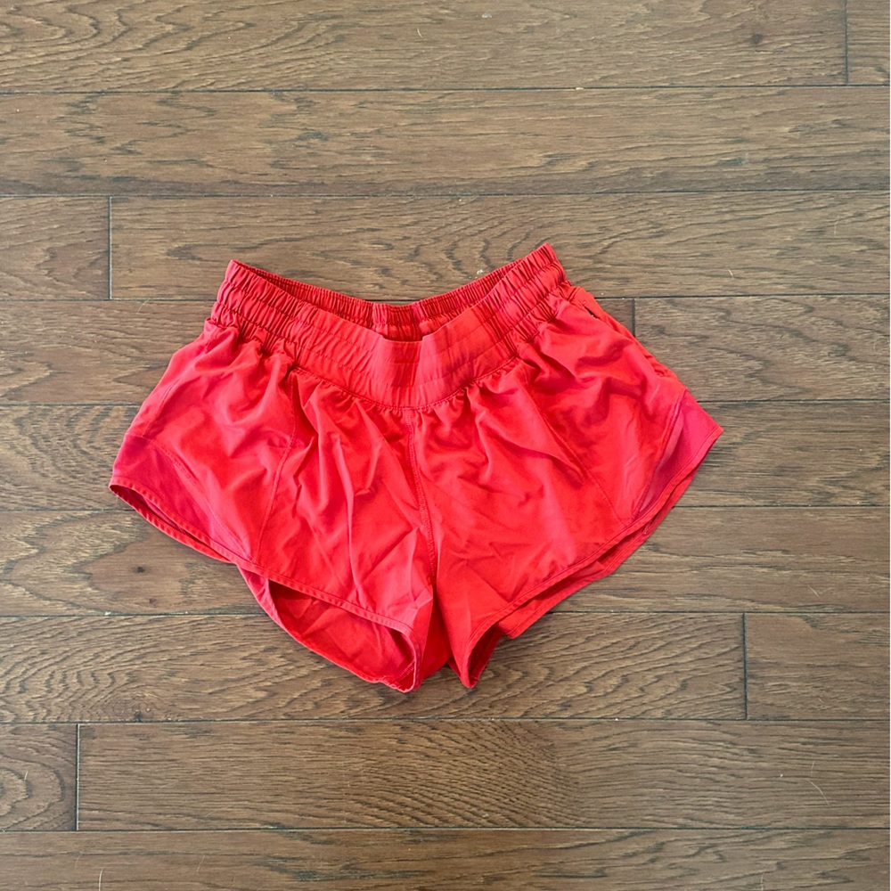Lululemon hotty hot shorts 2.5 red
